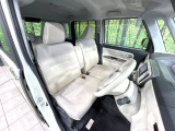 運転席シート廻りは使用感も少なく、良好な状態となっています。前オーナー様が丁寧に使っていたことがよくわかりますね。
