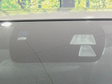 【i-ACTIVESENSE】走行中に前方の車両等を認識し、衝突しそうな時は警報とブレーキで衝突回避と被害軽減をアシスト。より安全にドライブをお楽しみいただけます。