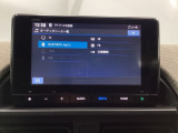 メモリーナビにフルセグTV機能あり。 ドライブや旅行に欠かせない装備です。
