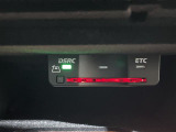 【ETC】有料道路を利用する際に料金所で停止することなく通過できる、ETC車載器(ノンストップ自動料金収受システム機器)が装備されています。セットアップを行うことで利用可能になります。