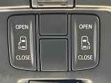 【両側パワースライドドア】スマートキーや運転席のスイッチで後席両側スライドドアの開閉が可能♪電動だから力を入れてドアを開ける必要が無く、小さなお子様でも簡単に開け閉めでき快適です♪