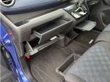 お車でお越しの際は、【東名・厚木IC】【圏央道・厚木南IC】より、R129を平塚方向へまっすぐ3〜4km(約10分程)です。
