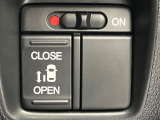 【パワースライドドア】スマートキーや運転席のスイッチでスライドドアの開閉が可能♪電動だから力を入れてドアを開ける必要が無く、小さいお子様でも、重い荷物を持っている時もラクに開け閉めできます♪