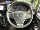 【純正革巻きステアリング】上質な革を使用することで、手にしっかり馴染みとても運転しやすいハンドルです♪