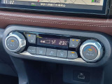 前席シートヒーター標準装備