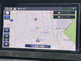 【純正ナビ】専用設計で車内の雰囲気にマッチ!ナビ利用時のマップ表示は見やすく、いつものドライブがグッと楽しくなります!