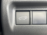 【パワーバックドア】スマートキーや運転席のボタンを押すだけでリアゲートが自動で開閉します!荷物を持っている時や、高い位置にあるバックドアを閉める際に便利な機能です♪