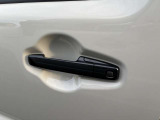 ☆お車についた傷やヘコミ、事故の修理もハヤシにお任せください。自社鈑金工場で修理ができますの安心です☆