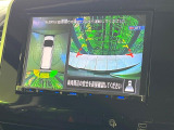 【アラウンドビューモニター】専用のカメラにより、上から見下ろしたような視点で360度クルマの周囲を確認することができます☆死角部分も確認しやすく、狭い場所での切り返しや駐車もスムーズに行えます。