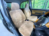 運転席シート廻りは使用感も少なく、良好な状態となっています。丁寧に使われていたことがよくわかりますね。