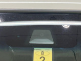 【ホンダセンシング】走行中に前方の車両等を認識し、衝突しそうな時は警報とブレーキで衝突回避と被害軽減をアシスト。より安全にドライブをお楽しみいただけます。