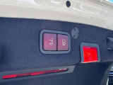 スタッフ全員が自動車保険の資格を保有しており、万が一の事故の際のサポート体制を整えております。メルセデス・ベンツ自動車保険プログラムをご用意しております。無料証券診断を行います!