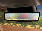 【デジタルインナーミラー】カメラが撮影した車両後方の映像をルームミラー内に表示。クリアな視界で状況の確認が可能です!※ドラレコ機能ご利用には別途SDカードをご用意いただく場合があります。