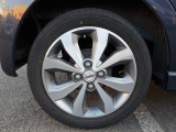 純正15インチアルミホイールに、165/55R15タイヤを装着しております。