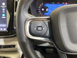 【全車速追従機能付クルーズコントロール(ACC)】渋滞時でも一定の車間距離を保って追従走行し、先行車が停止すると減速・停止し、停止状態を保持します。機能には限界があるためご注意ください。