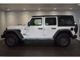 台形のホイールハウスもJeepの特徴。横から見てもJeepだとわかりますね!