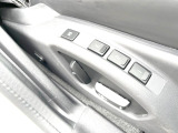 【メモリーシート】ドライバーごとに設定したシート位置を記憶して、ボタン一つで切り替えできる便利な機能!運転する方が複数名いらっしゃるご家庭におすすめです。