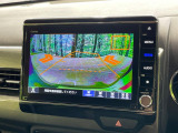 【バックカメラ】駐車時に後方がリアルタイム映像で確認できます。大型商業施設や立体駐車場での駐車時や、夜間のバック時に大活躍!運転スキルに関わらず、今や必須となった装備のひとつです!