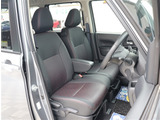 お車選びをお楽しみ頂けるよう、在庫車の展示スペースを十分に確保しております。