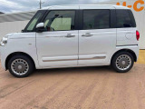 車内ルームクリーニングを実施しております。目立つ痛みや使用感、またタバコなどの気になる匂いも感じられませんでした。