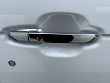 ☆お車についた傷やヘコミ、事故の修理もハヤシにお任せください。自社鈑金工場で修理ができますの安心です☆
