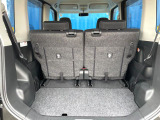 普段のお買い物や通勤、送迎等に十分な荷室スペースを確保しております。セカンドシートを倒すと、大きな荷物の積載も可能です♪