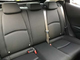 リアシートも大人の方がゆったりくつろげる空間になってます。