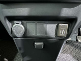 シガーソケット用の充電器が使用可能です!