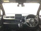 見通しのよいすっきりとした視界で、誰でも運転しやすいです。運転のしやすさは疲れにくさにも繋がりますよ♪