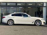 サービスにはドイツ本国と同様に教育と訓練を受け、BMWを知り尽くした「マイスターメカニック」が数多く在籍しております。納車前点検整備で、お客様に安心と安全をお届けいたします。