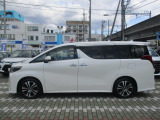 ボディから内装、エアコンまであなたのお車を丸ごとクリーニングする「まるまるクリーン」をご用意。トヨタ車はもちろん、軽自動車、他社車もOKです。