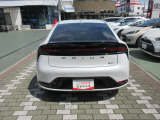全てのクルマにロングラン保証が付いています。メーカー・年式問わず、全てのクルマに走行距離無制限の1年間無料保証。 (※改造車や特殊車両には、一部対象外となる場合がございます。)更にプラス1年または2年