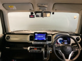 フロントガラスが大きく、ワイドな視界で運転もしやすくなるように設定されています。