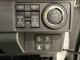 様々な車両情報を表示できるTFTマルチインフォメーションディスプレイを中央に配した視認性の高い大型2眼メーターです