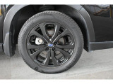 純正18インチアルミホイル/タイヤサイズは225/55R18です