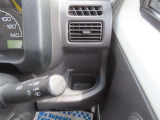 運転席側ドリンクホルダーもあります。