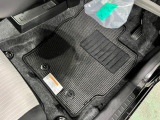 嬉しい純正フロアマット付き♪ 状態も良好です(^^♪