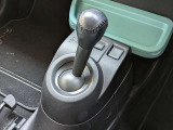 扱いやすいシフトレバー、使用感もなくキレイな状態です