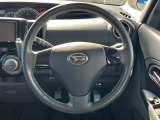 【純正革巻きステアリング】上質な革を使用することで、手にしっかり馴染みとても運転しやすいハンドルです♪