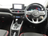ぜひ展示車の運転席に座ってみてください。