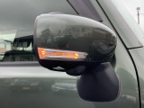 オシャレさと視認性を兼ね備えたLEDミラーウインカー♪