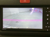 バックガイドモニターで、後方を確認しながら安心して駐車することができます。運転初心者も熟練者も必須の機能ですよ!