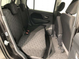 【後部座席】も当然、綺麗・清潔に仕上げております。内装の綺麗なお車は気持ちが良いですし、コンディションのいい車が多いです。これもオススメの1台です。