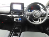 ぜひ展示車の運転席に座ってみてください。