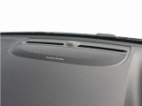 【harman/kardon】世界のオーディオファン垂涎のプレミアムサウンドシステムを搭載。原音に近い音場空間を忠実に再現。乗る人すべてに最良の音響体験を提供します。