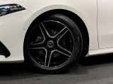 メルセデスの認定中古車「サーティファイドカー」世の中に存在する数ある中古車の中でも、メルセデス独自の厳しい基準をクリアした品質を持つ中古車です。「走行距離無制限保証」・「24時間ツーリングサポート」