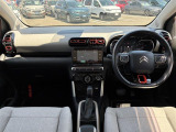 フランス車ならではのオシャレな内装がオススメです!