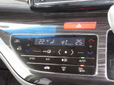 操作部に静電式タッチパネルを採用したフルオート・エアコンディショナー。Honda インターナビ同様、スマートフォン感覚の直感操作を実現しています。