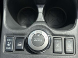 ALL MODE 4&times;4〈4WD MODEスイッチ付アクセルを踏むと同時に各種センサーの情報&rArr;4WDコンピューターが走行状態を判断。走行状況に応じ前後トルク配分を100:0から約50:50に切り替え滑りやすい路面でも安定走行を可能
