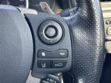 【レーンディパーチャーアラート(LDA)】クルマが車線または走路から逸脱する可能性がある場合に、ブザーまたはハンドルの振動により注意をうながします。機能には限界があるためご注意ください。